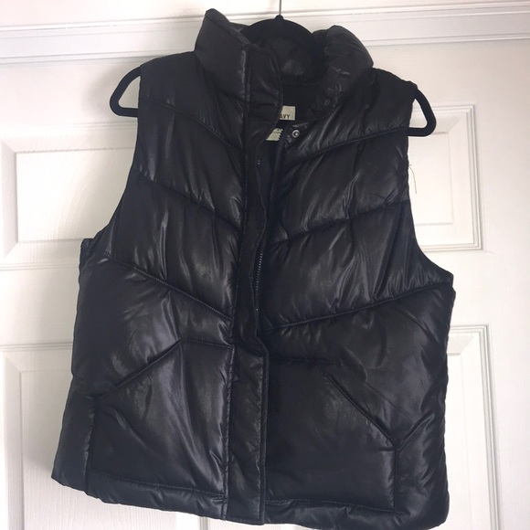 Puff Vest Black - Old Navy - Picture 1 of 4